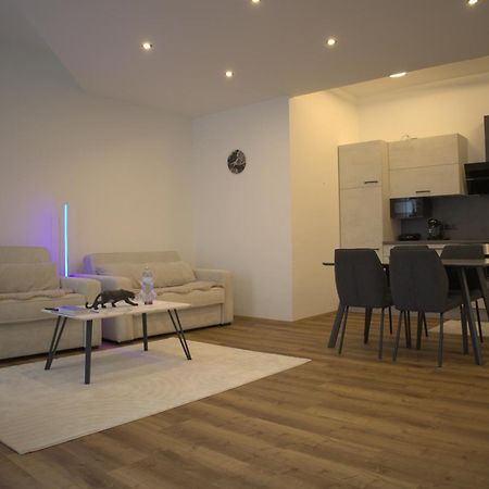 Dc Lofts I Modernes Loft In Der Stadt Salzburg Fuer Bis Zu 5 Personen Exterior foto